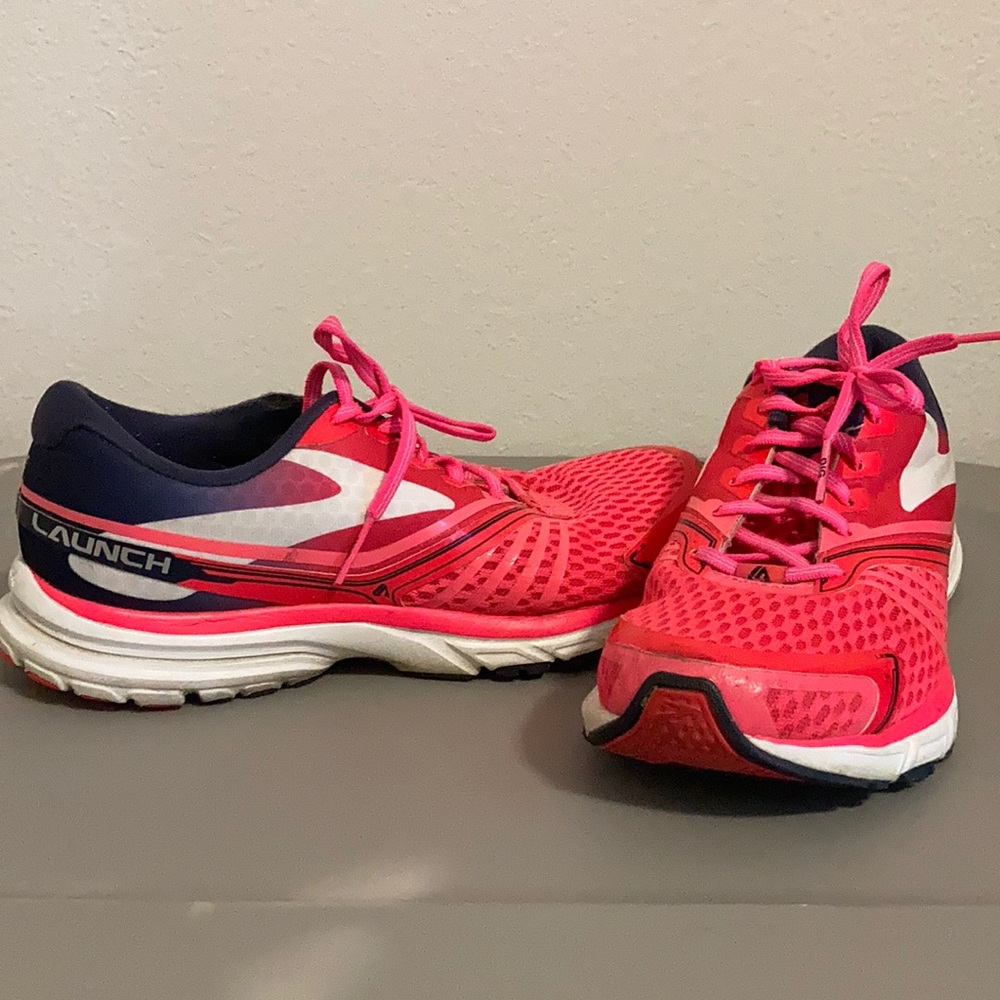 Brooks Launch running shoes electric pink size 8.5